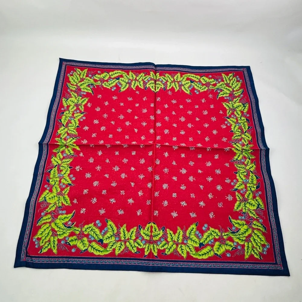 Williams Sonoma Provence Red Napkin Set of 4 Floral Leaf Bees 20x20 Cotton
